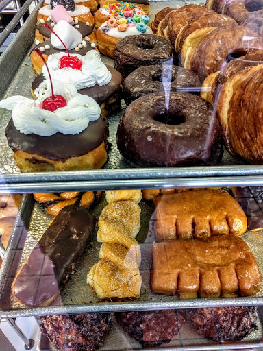 Donut Shop «DONUT DEN», reviews and photos, 4257 Pacific Coast Hwy, Torrance, CA 90505, USA