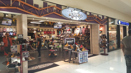 Shopping Mall «Oakland Mall», reviews and photos, 412 W 14 Mile Rd, Troy, MI 48083, USA