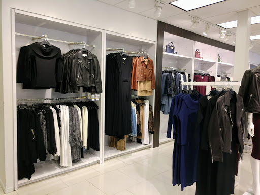 Fashion Accessories Store «Michael Kors», reviews and photos, 5709 Richmond Rd #58, Williamsburg, VA 23188, USA
