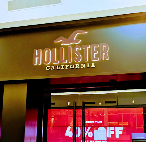 Clothing Store «Hollister Co.», reviews and photos, 3393 Peachtree Rd, Atlanta, GA 30326, USA