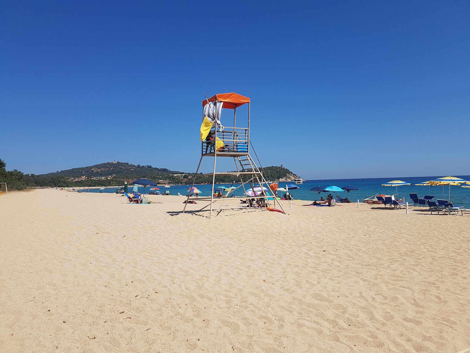 Spiaggia di Basaura'in fotoğrafı - rahatlamayı sevenler arasında popüler bir yer