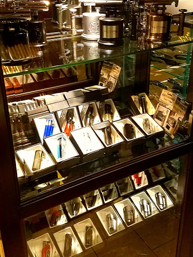 Tobacco Shop «Smoke Inn Palm Beach Gardens», reviews and photos, 4530 PGA Boulevard, West Palm Beach, FL 33418, USA