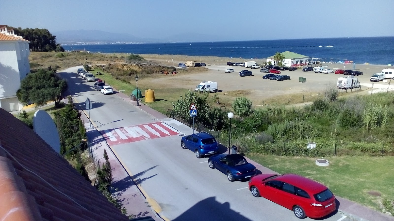 Φωτογραφία του Playa los Toros με μακρά ευθεία ακτή