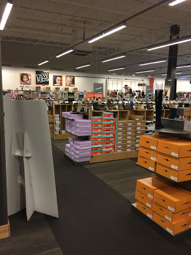 Shoe Store «DSW Designer Shoe Warehouse», reviews and photos, 8950 S Broadway Ave, Tyler, TX 75703, USA