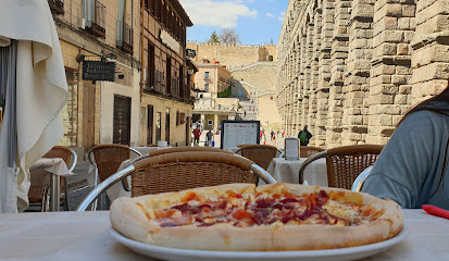 Trattoria Pizzeria Da Mario - C. Teodosio el Grande, 6, 40001 Segovia, Spain