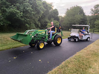 The Honey Bee Tree (Honey + Rescue & Removal Services) - Photo 8 - Car repair in Wyomissing, PA, Reading