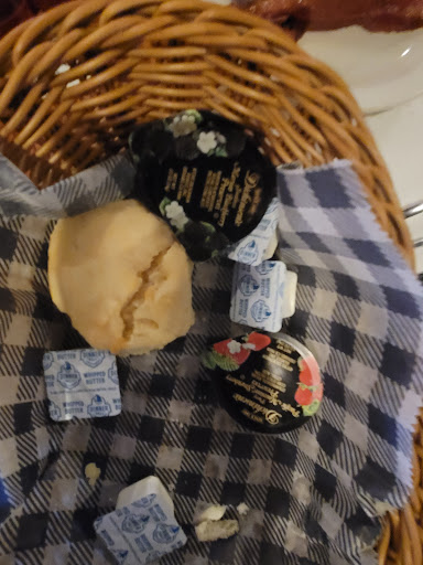 American Restaurant «Cracker Barrel Old Country Store», reviews and photos, 200 Cracker Barrel Dr, Clarksville, TN 37040, USA