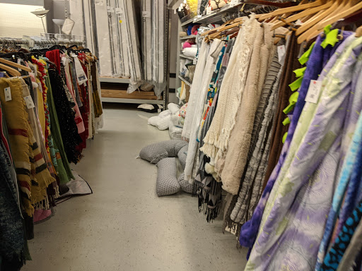 Donations Center «Goodwill Donation and Retail Center», reviews and photos, 6125 SE 52nd Ave, Portland, OR 97206, USA