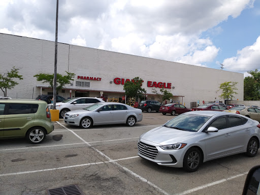 Supermarket «Giant Eagle Supermarket», reviews and photos, 1165 McKinney Ln, Pittsburgh, PA 15220, USA