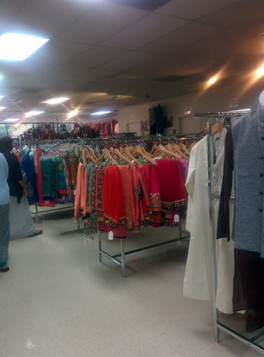 Clothing Store «Banaras Indian Boutique», reviews and photos, 1401 S Interstate Hwy 35 #160, Round Rock, TX 78664, USA
