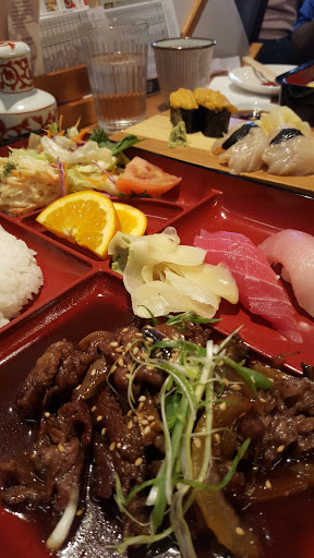 Shopping Mall «Parkway Square Shopping Center», reviews and photos, 16876 Southcenter Pkwy, Tukwila, WA 98188, USA