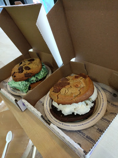 Cookie Shop «Insomnia Cookies», reviews and photos, 502 E John St #5, Champaign, IL 61820, USA