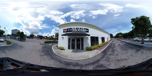 Cell Phone Store «T-Mobile», reviews and photos, 12603 Biscayne Blvd, North Miami, FL 33181, USA