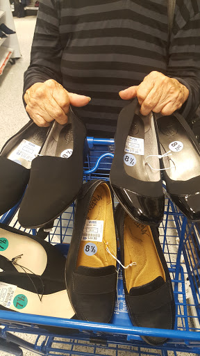 Clothing Store «Ross Dress for Less», reviews and photos, 560 N Euclid St, Anaheim, CA 92801, USA