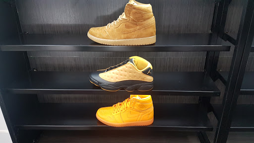 Shoe Store «Shoe Palace», reviews and photos, 239 Los Cerritos Center Suite 114, Cerritos, CA 90703, USA