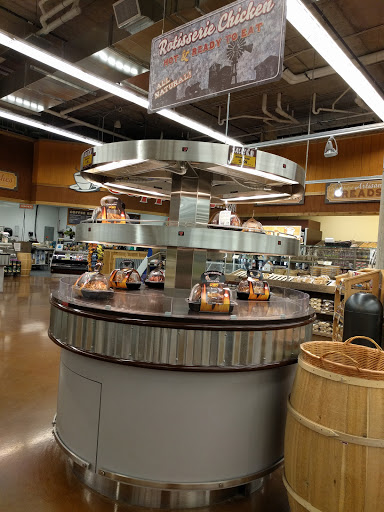 Grocery Store «Fresh Thyme Farmers Market - Milwaukee», reviews and photos, 470 E Pleasant St, Milwaukee, WI 53202, USA