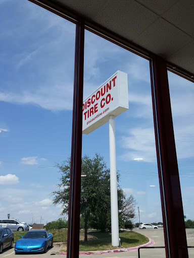 Tire Shop «Discount Tire Store - Irving, TX», reviews and photos, 3516 W Airport Fwy, Irving, TX 75062, USA