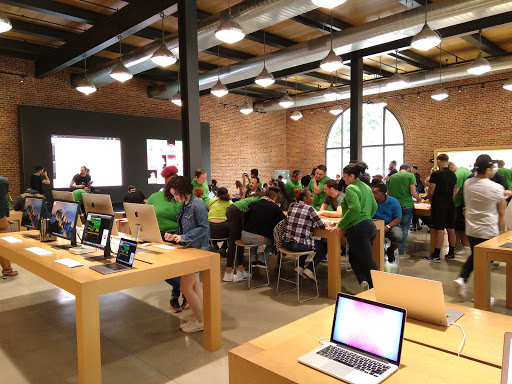 Computer Store «Apple Williamsburg», reviews and photos, 247 Bedford Ave, Brooklyn, NY 11211, USA