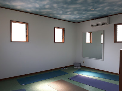 SURYA -yoga studio-