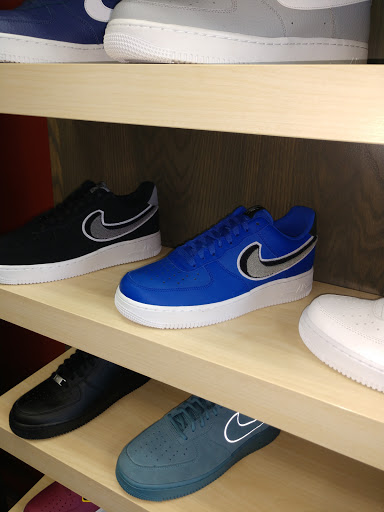 Shopping Mall «Westside Shopping Center», reviews and photos, 2413 Frederick Ave, Baltimore, MD 21223, USA