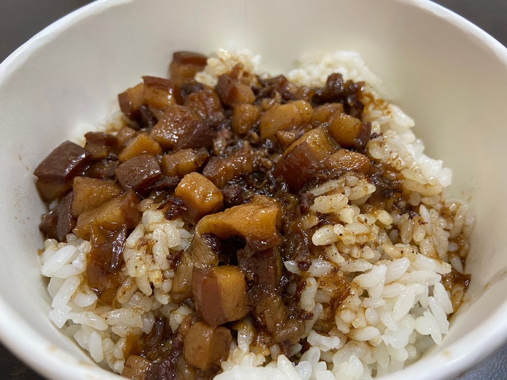 新港老店-和你見麵-豐原必吃大腸蚵仔麵線|推薦赤肉羹|銅板美食|推薦美食|必吃小吃|傳統美食推薦 的照片