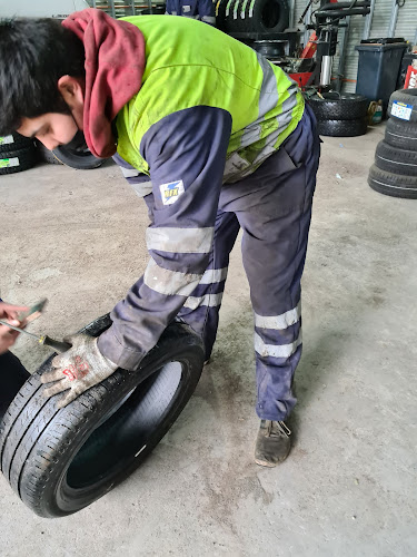 ZONA AUTOMOTRIZ COBA , CAMBIO DE ACEITE, ALINEACION , BALANCEO NEUMATICOS , BATERIAS ESCANER Y SERVITECA - Taller de reparación de automóviles