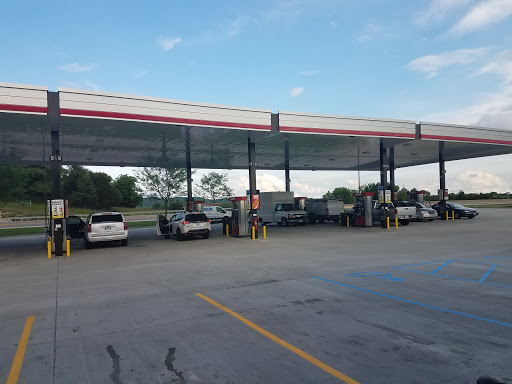 Gas Station «QuikTrip», reviews and photos, 290 E 4th St, Eureka, MO 63025, USA