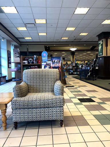 Book Store «Barnes & Noble», reviews and photos, 710 County Hwy 10, Blaine, MN 55434, USA