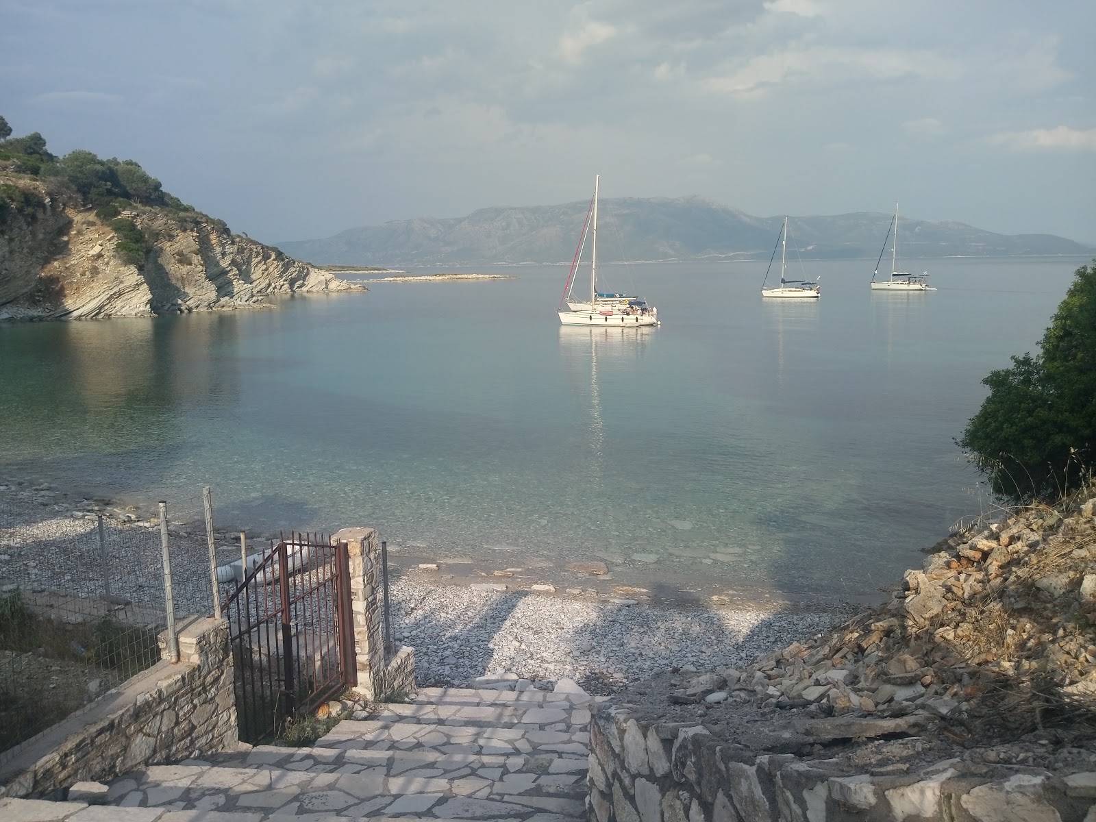 Foto van Kastos beach - populaire plek onder ontspanningskenners