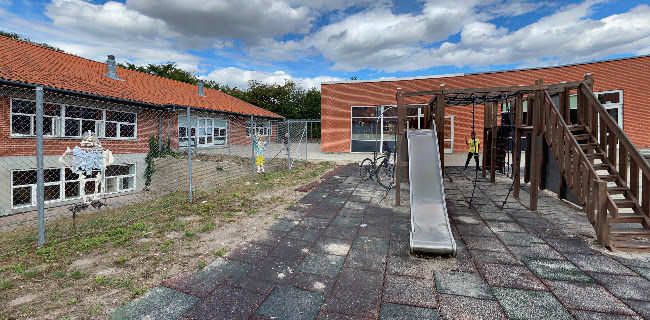 Anmeldelser af Vallensbæk Skole i Slangerup - Skole