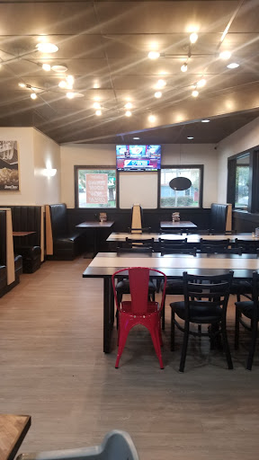 Pizza Restaurant «Round Table Pizza», reviews and photos, 15730 1st Avenue South, Burien, WA 98148, USA