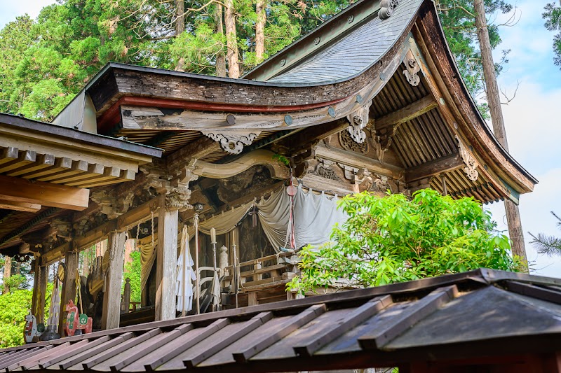 櫛引八幡宮 本殿