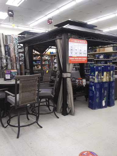 Discount Store «Big Lots», reviews and photos, 4628 W Diversey Ave, Chicago, IL 60639, USA