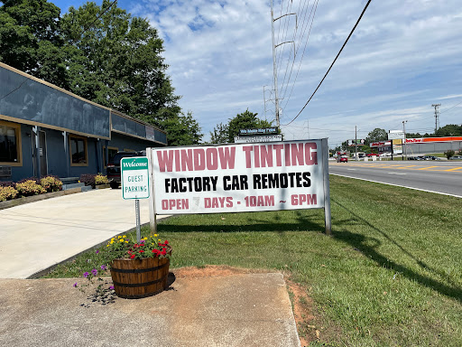 Window Tinting Service «Covington Highway Locksmith & Remotes», reviews and photos, 4971 Covington Hwy, Decatur, GA 30035, USA