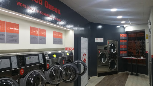 Speed ​​Queen launderette Amador de Los Rios