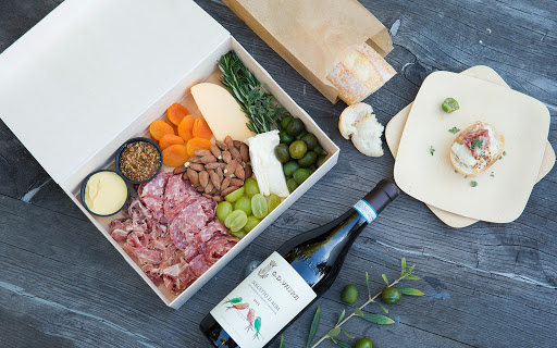 Wine Bar «Venice Beach Wines», reviews and photos, 529 Rose Ave, Venice, CA 90291, USA