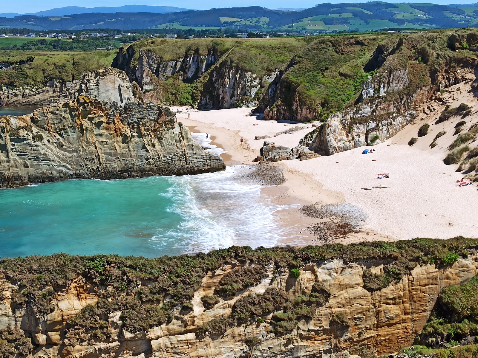Playa del Sarello'in fotoğrafı çok temiz temizlik seviyesi ile
