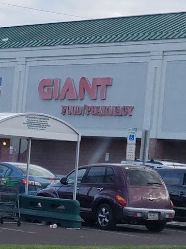 Grocery Store «Giant Food Stores», reviews and photos, 300 E Baltimore Ave, Lansdowne, PA 19050, USA