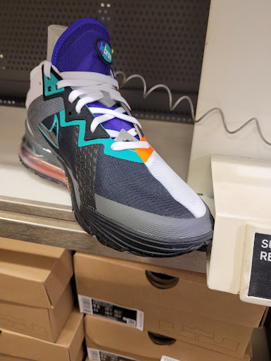 Sporting Goods Store «Nike Factory Store», reviews and photos, 199 Outlet Center Dr e053, Queenstown, MD 21658, USA