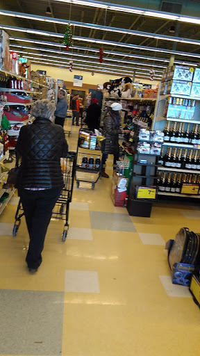 Grocery Store «Jewel-Osco», reviews and photos, 234 E Veterans Pkwy, Yorkville, IL 60560, USA