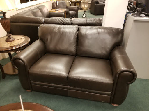 Furniture Store «Raymour & Flanigan Furniture and Mattress Store», reviews and photos, 1459 Niagara Falls Blvd, Amherst, NY 14228, USA
