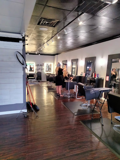 Hair Salon «Bella Bronze Hair Salon and Tanning Studio», reviews and photos, 1486 N Portage Path, Akron, OH 44313, USA