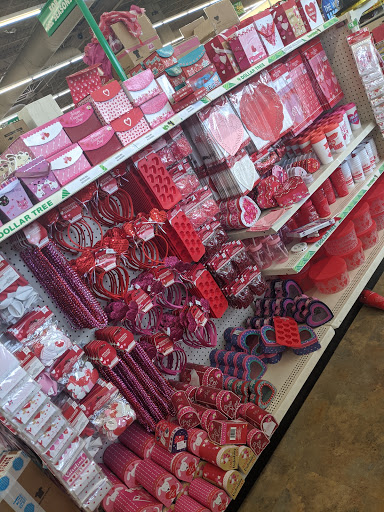 Dollar Store «Dollar Tree», reviews and photos, 1609 Golden Gate Plaza, Mayfield Heights, OH 44124, USA
