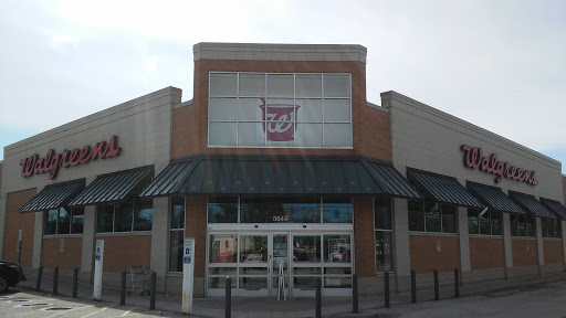 Walgreens, 5644 Mayfield Rd, Lyndhurst, OH 44124, USA, 