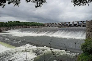 Isapur Dam image