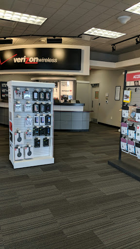 Cell Phone Store «Verizon», reviews and photos, 375 S James Campbell Blvd, Columbia, TN 38401, USA