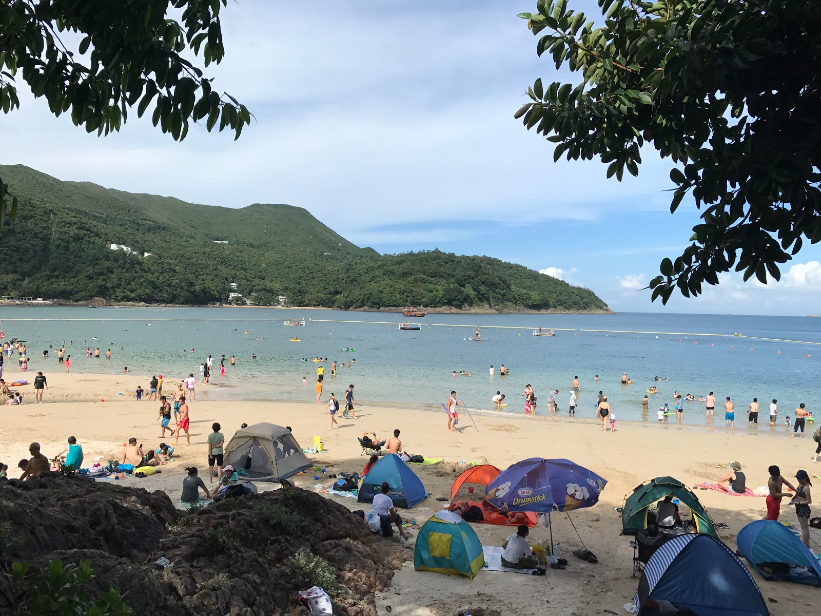 Fotografie cu Clear Water Bay Beach II cu nivelul de curățenie înalt