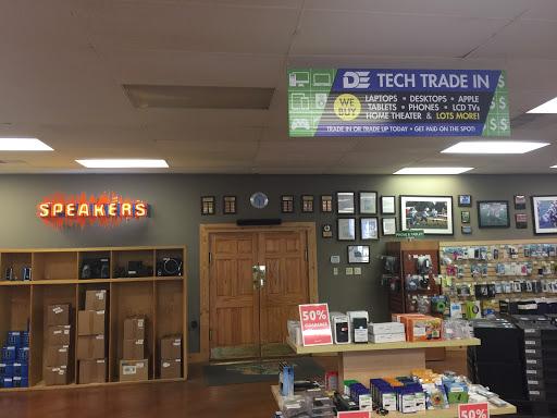 Computer Store «Discount Electronics - North San Antonio», reviews and photos, 2206 NW Loop 410, San Antonio, TX 78230, USA