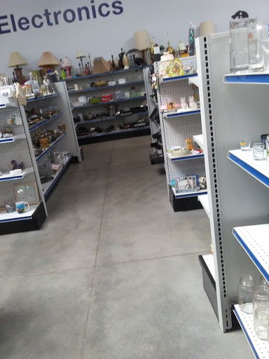 Thrift Store «Goodwill Warwick Retail Store», reviews and photos, 11061 Warwick Blvd, Newport News, VA 23601, USA