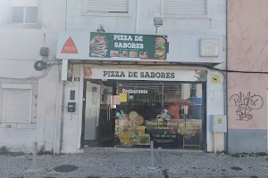 Pizza De Sabores E Kebab image
